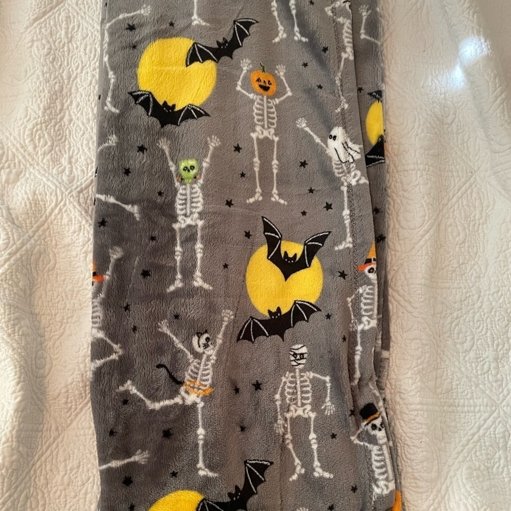 Halloween oversized velvet plush throw blanket skeletons in costumes 50x70 in